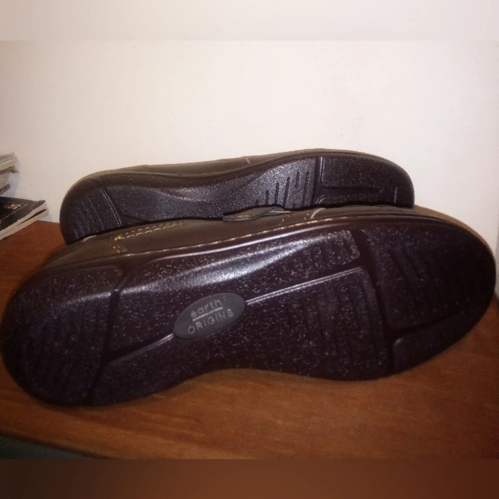 Earth Origins Women's Leathet Loafers Size 9m New
